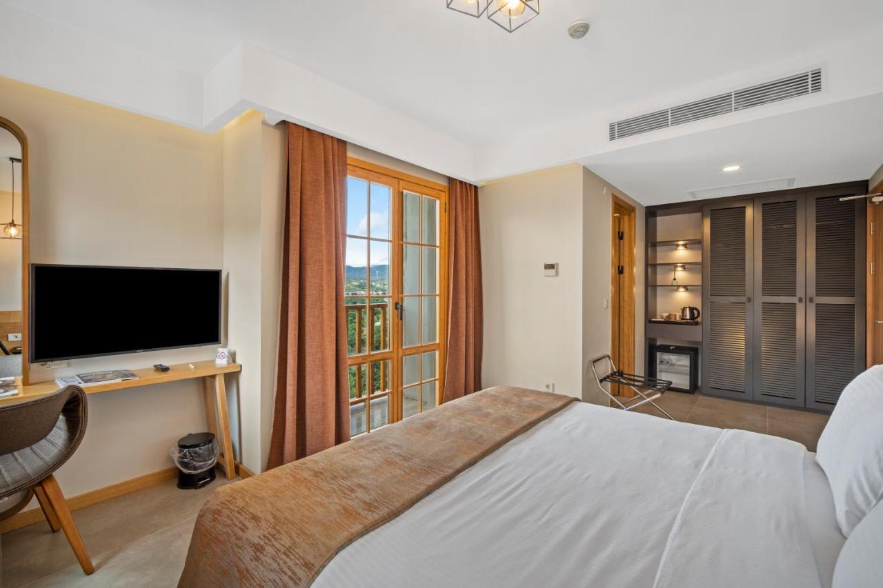 Hotel Zeyt *