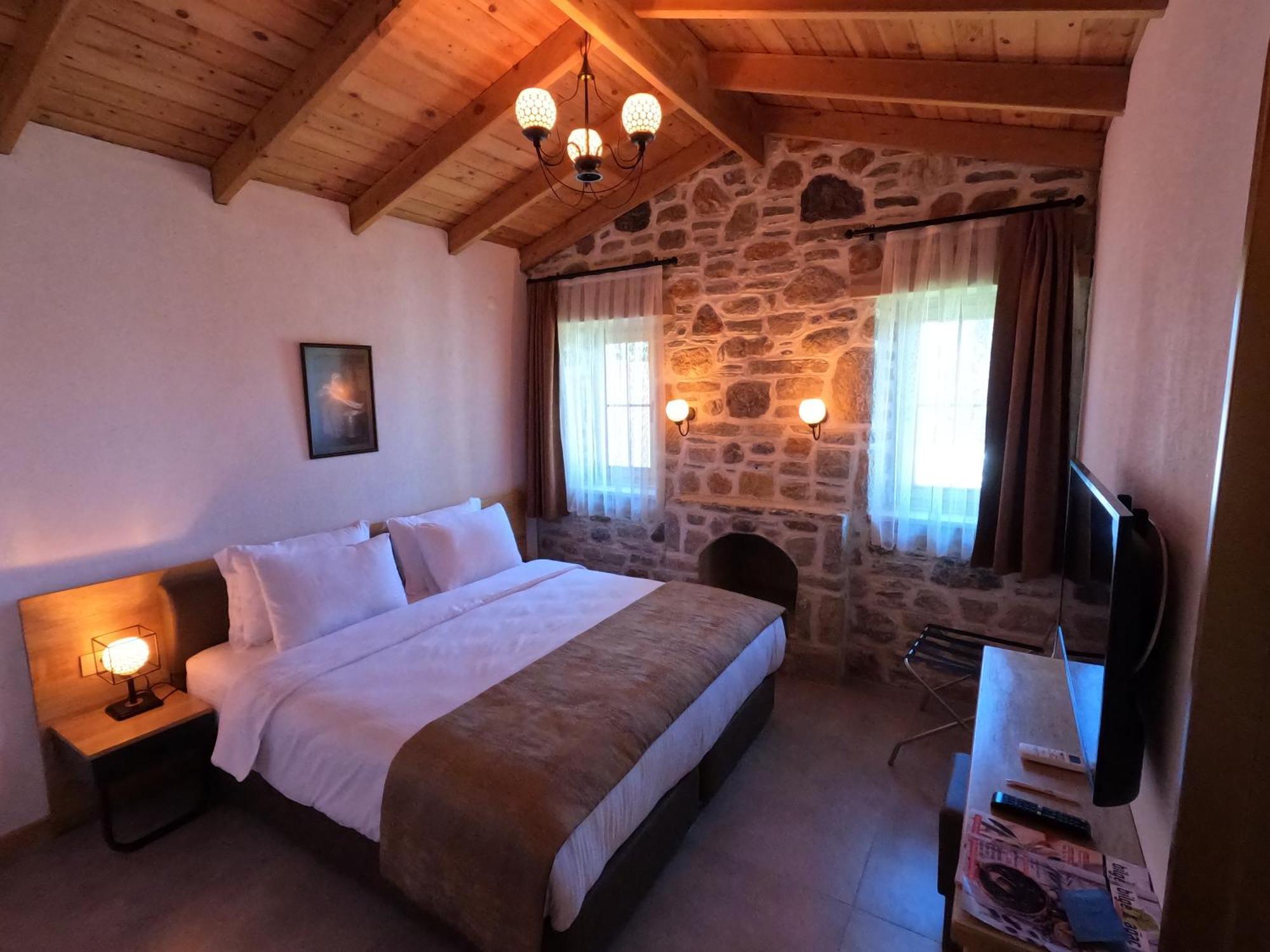 Zeyt Hotel