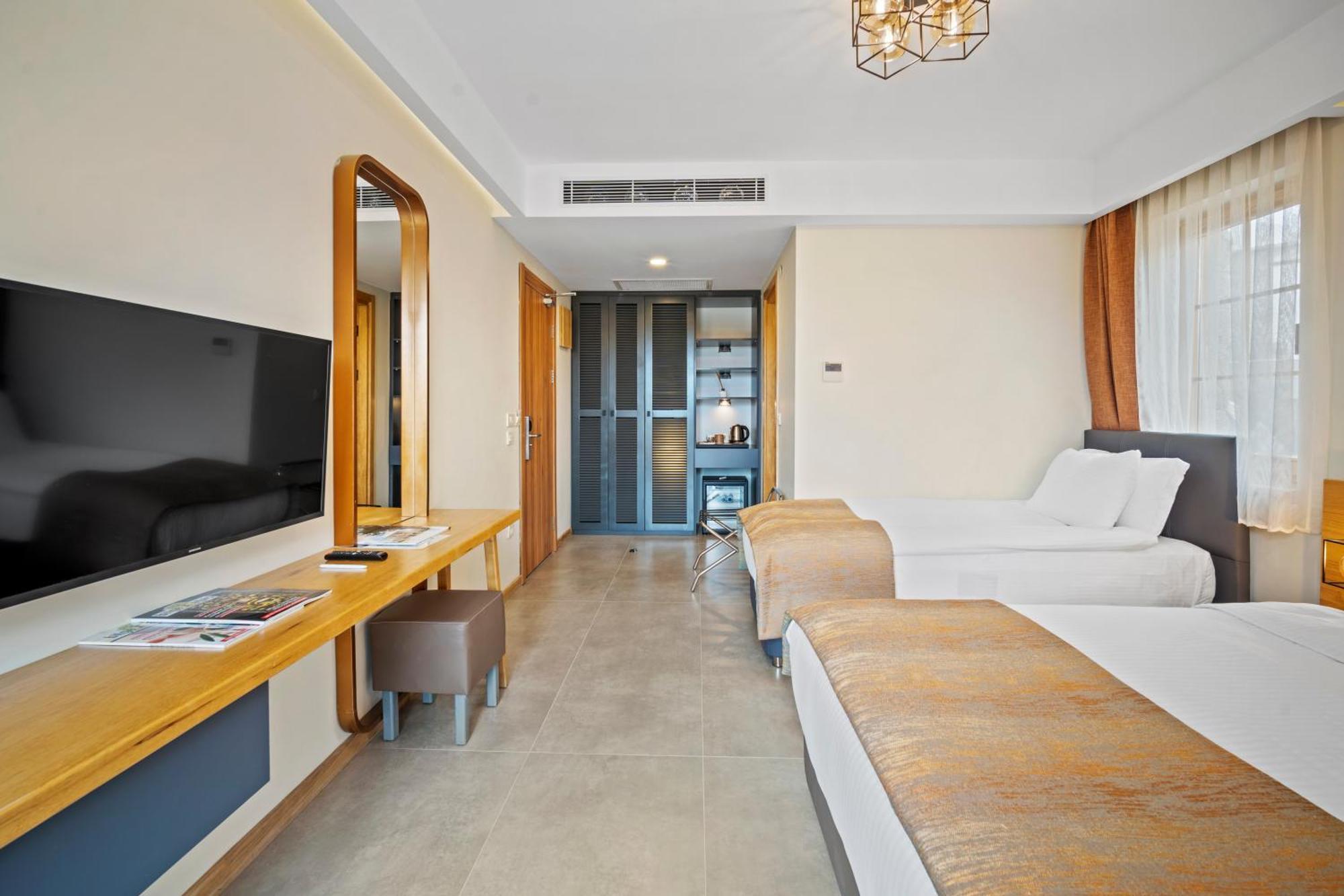 Zeyt Hotel
